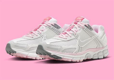 nike zoom vomero pink